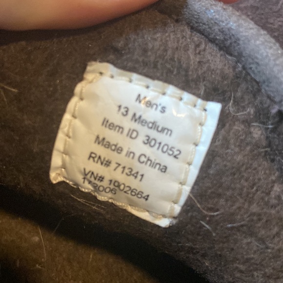 Mens LL Bean moccasin slippers - Picture 4 of 4